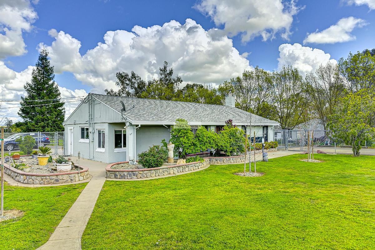 Sloughhouse Country Kennel
